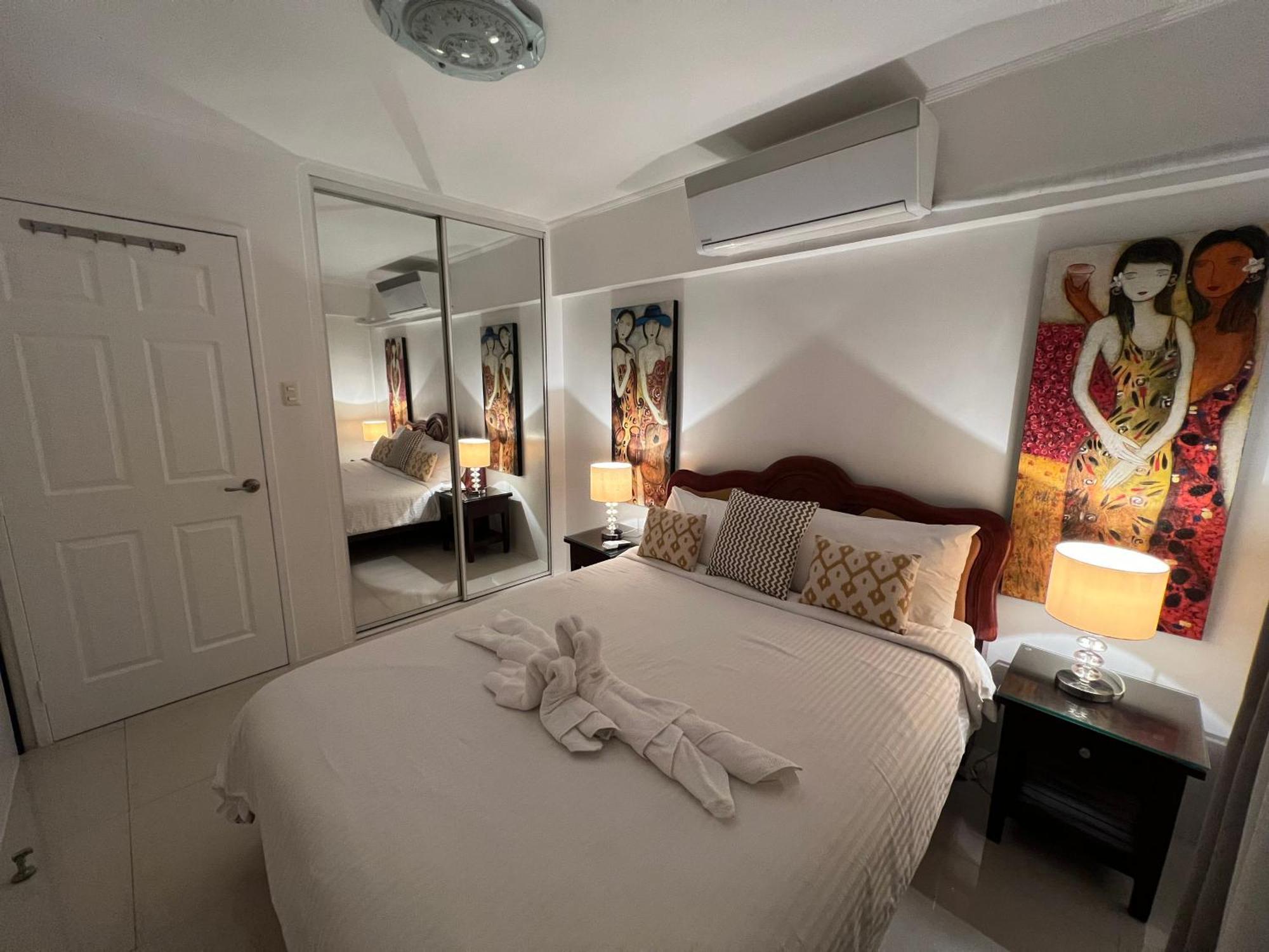 Stunning 2Br Apt, 65 Sq M Netflix At Rosewood Pointe Residences Near Bgc マニラ市 エクステリア 写真